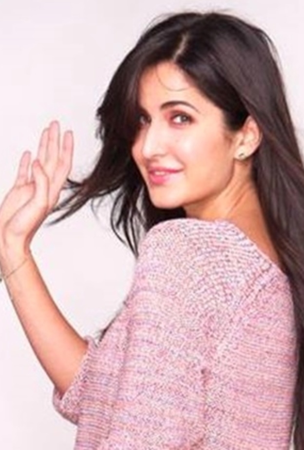 كاترينا كيف بطلة أفلام الثلاثي سلمان خان عامر خان و شاروخان