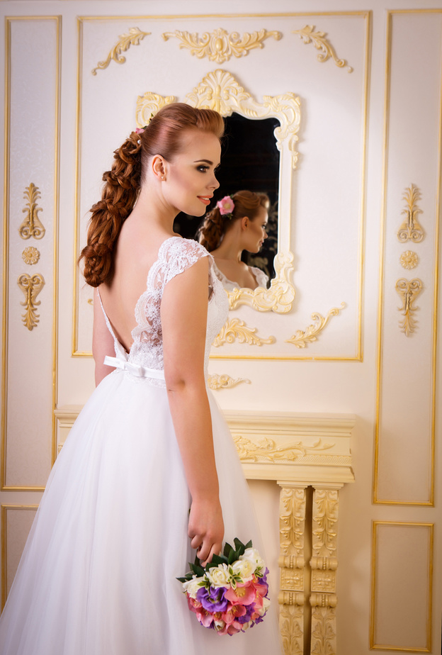 البيت لا ينقصه الان سوى دخولك ايه عروسا