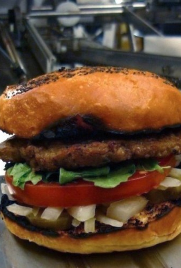 استخدام الروبوتات المطورة مستقبلا في مطاعم السعودية