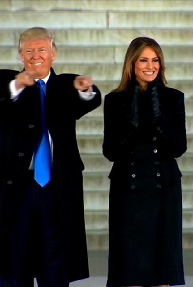 عندما لم ترغب في الإمساك بيد زوجها