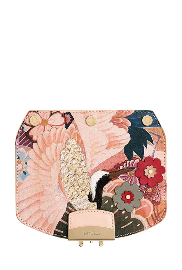 أضيفي لمستك الخاصة والشخصية على حقيبة  Metropolis