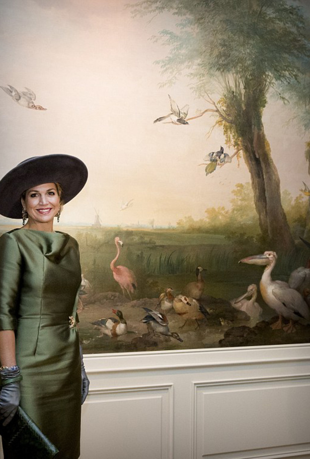 الملكة ماكسيما 45 عام ترتدي وقتها فستان أنيق باللون الأخضر