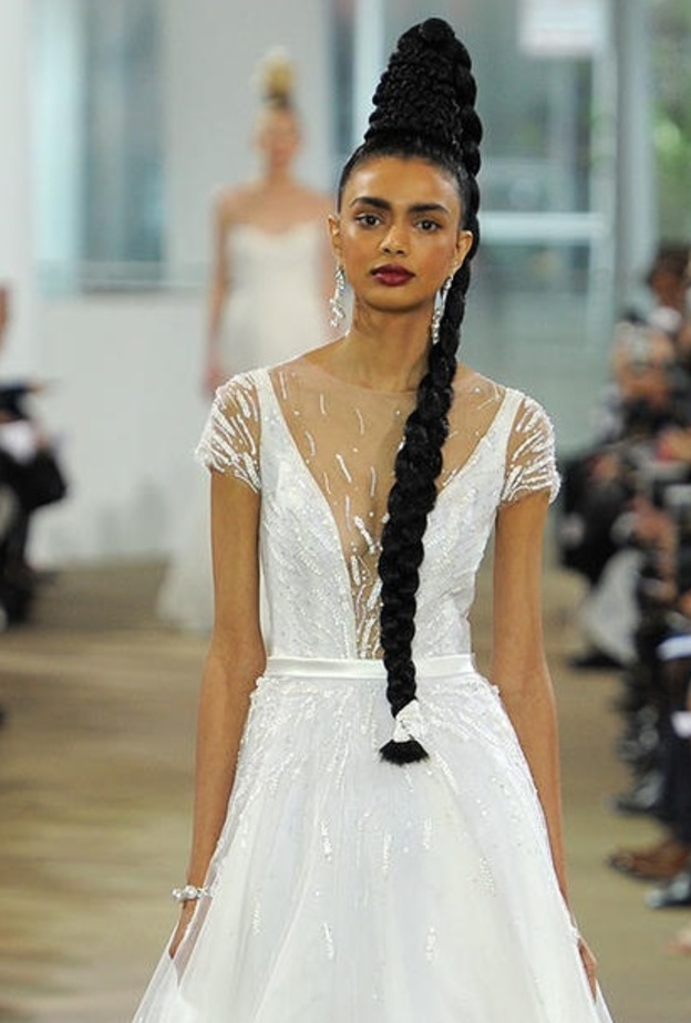 ضفائر طبقت على جانبي الشعر من Marchesa Notte