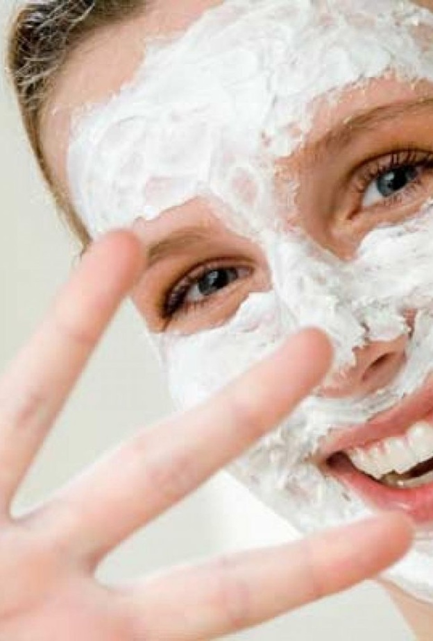 يحمي الزبادي البشرة من حرارة الصيف 