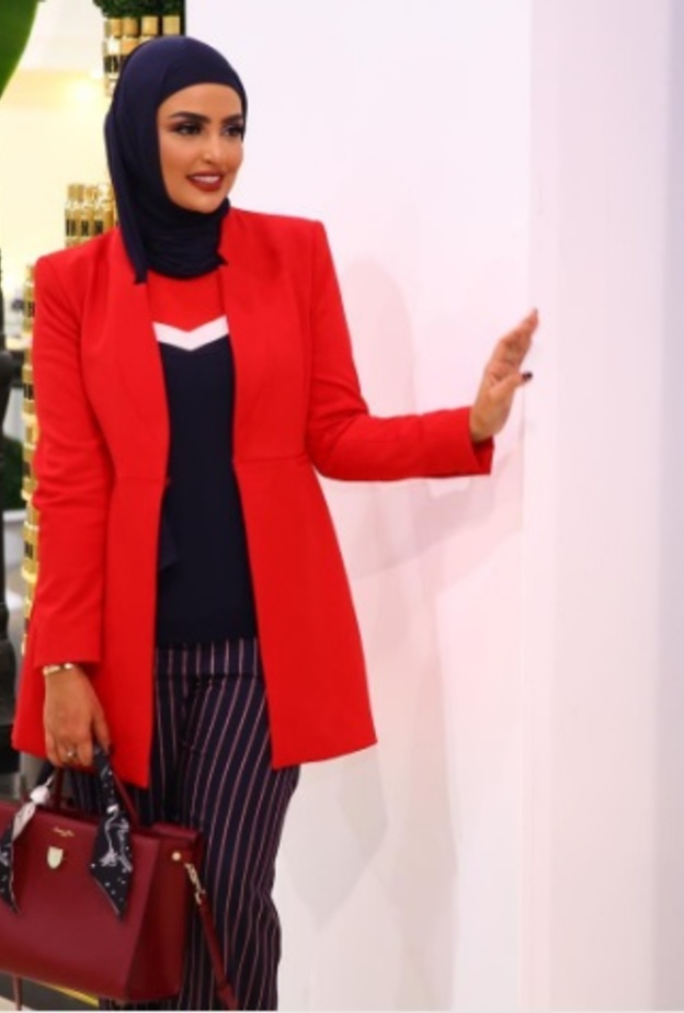 ازياء محجبات مع موضة الجينز المستقيم