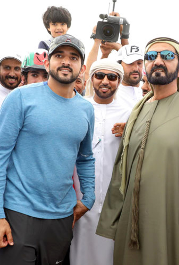 الشيخ محمد بن راشد يشيد بأداء الفرسان في سباق كأس رئيس الدولة