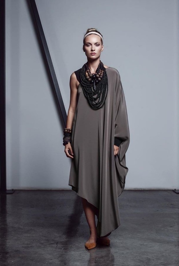 تميزت ازياء نورة آل الشيخ بالبساطة والأناقة