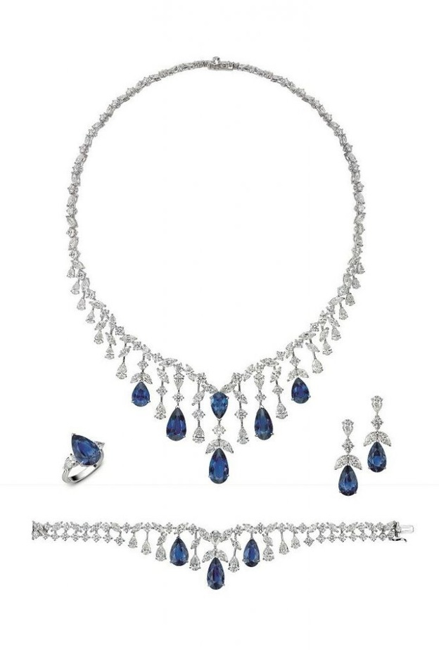 طقم مجوهرات من معوض