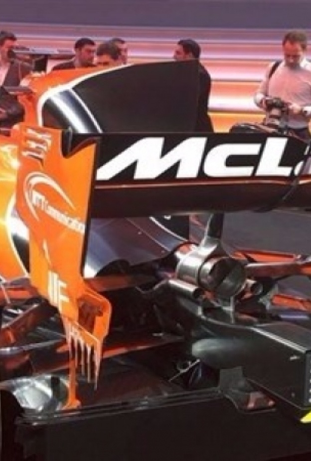 فريق مكلارين يقدم سيارة جديدة كليا