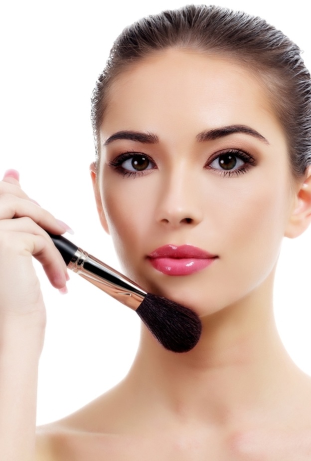 تجنبي تكثيف وتعريض حاجبيك بشكل مبالغ