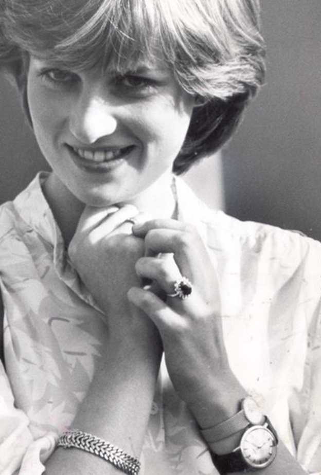 لهذا السبب كانت الأميرة ديانا ترتدي ساعتين قبل زواجها من الأمير تشارلز