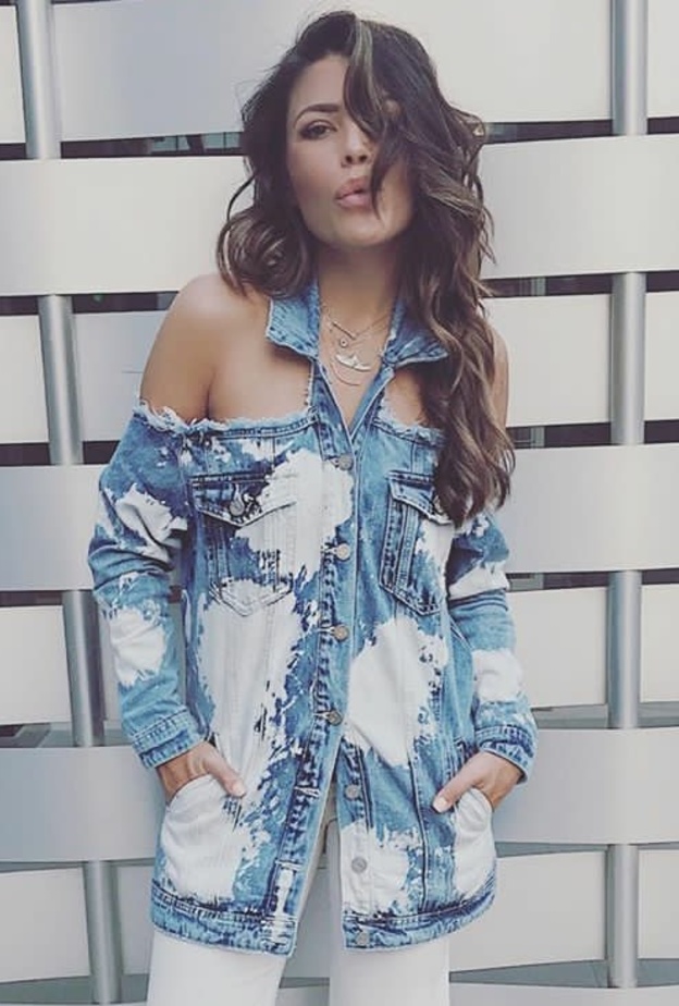 العنود بدر فوزاز بجاكيت من الجينز للصيف 