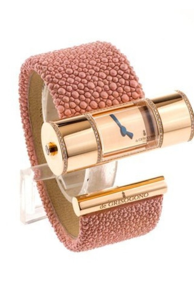 ساعة فاخرة من دي غريسوغونو.