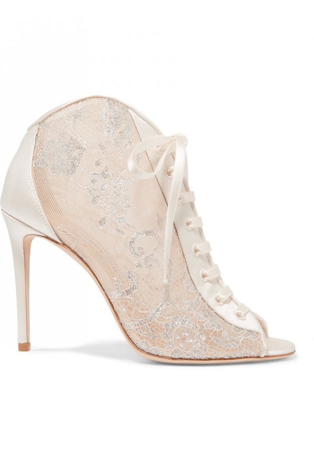 صندل ابيض من الجلد مع العقدة من جيمي تشو