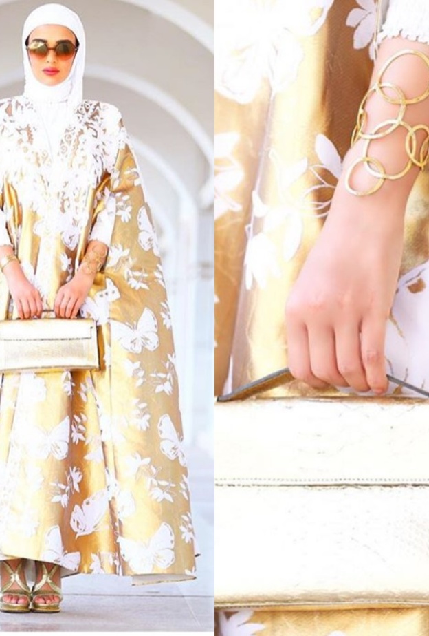 دلال اختارت قلادة من اللؤلؤ الكبير مع اسوارة بسيطة 