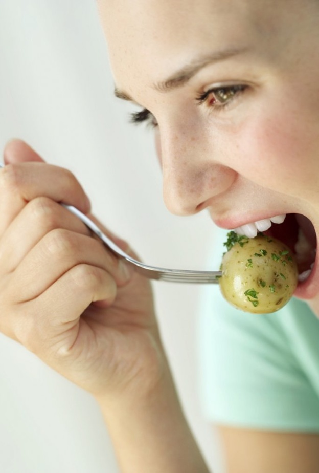 من الضروري الا يضاف الملح او اي اضافات اخرى للبطاطس المسلوقة