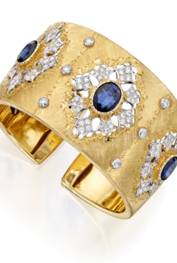 قلادة واسوارة من فان كليف أند أربلز من اللؤلؤ والذهب والزمرد والماس والياقوت