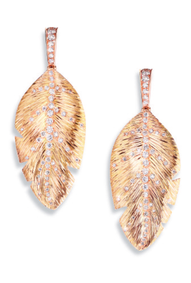 أقراط من شانيل