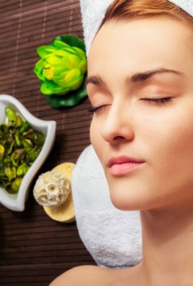 تخلصي من جفاف البشرة بهذه الماسكات الطبيعية.