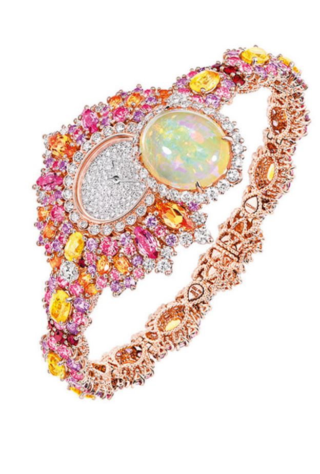 ساعة من ديور