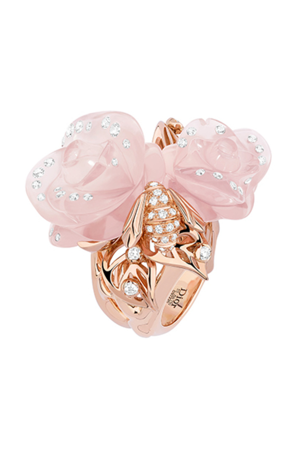 قلادة من فان كليف أند أربلز