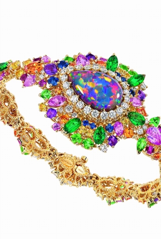 ساعة من ديور