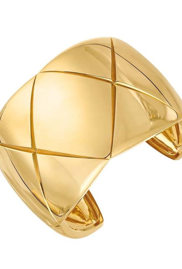 اسوارة من شانيل