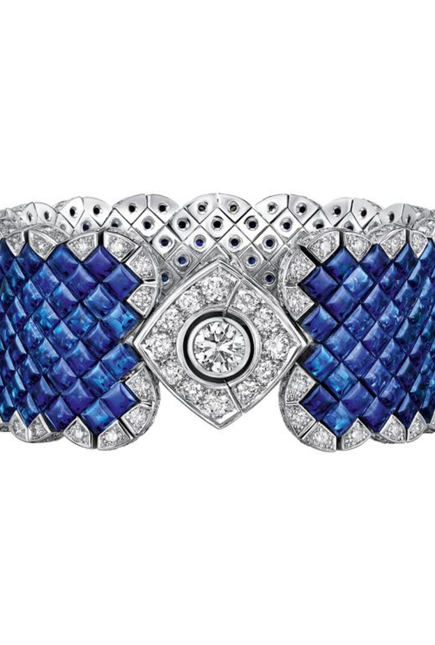 اسوارة من شانيل