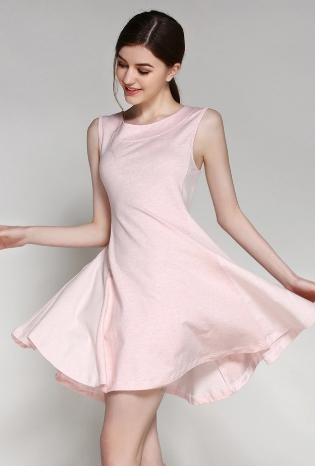 اكثري من شراء قمصان النوم والاطقمة الداخلية