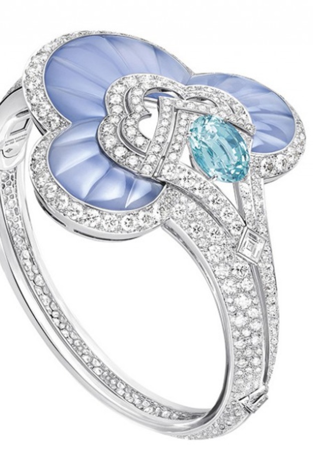 خاتم من آنا هو