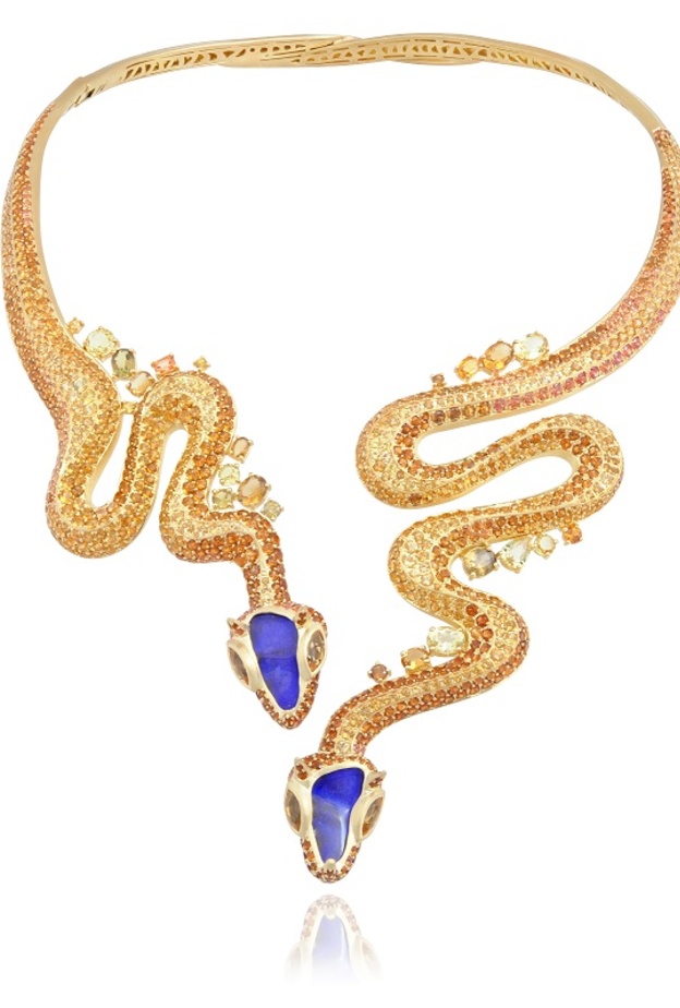 قلادة من ليديا كورتيل