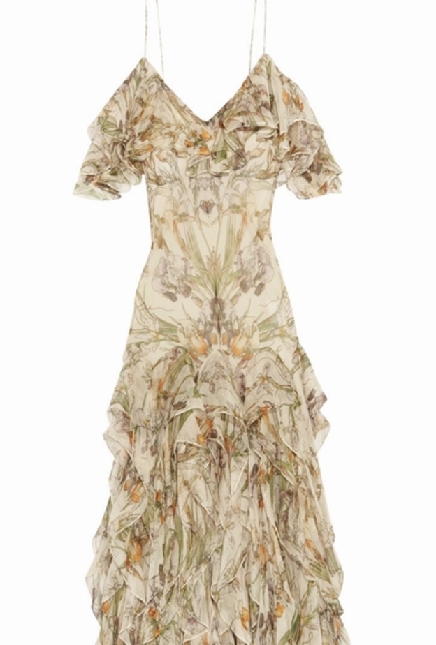 فساتين خطوبة أنيقة لإطلالة ساحرة