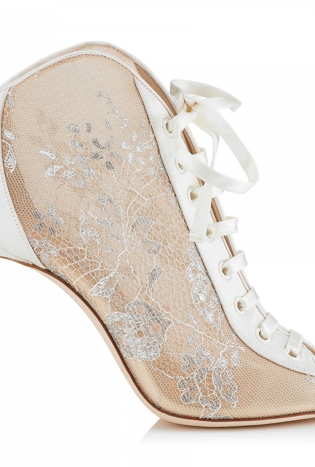 صندل من فالنتينو