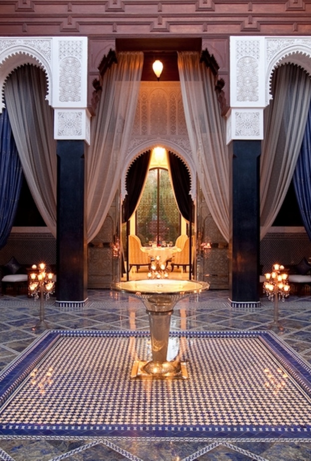 الاضاءة مهمة للديكور الشرقي 