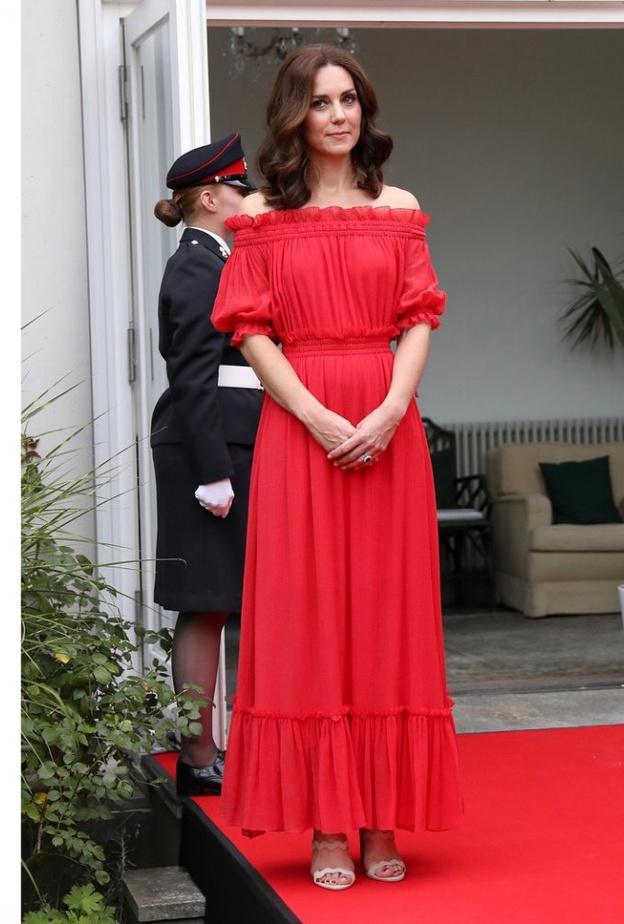 كيت ميدلتون تتجه لاختيار الالوان الجريئة