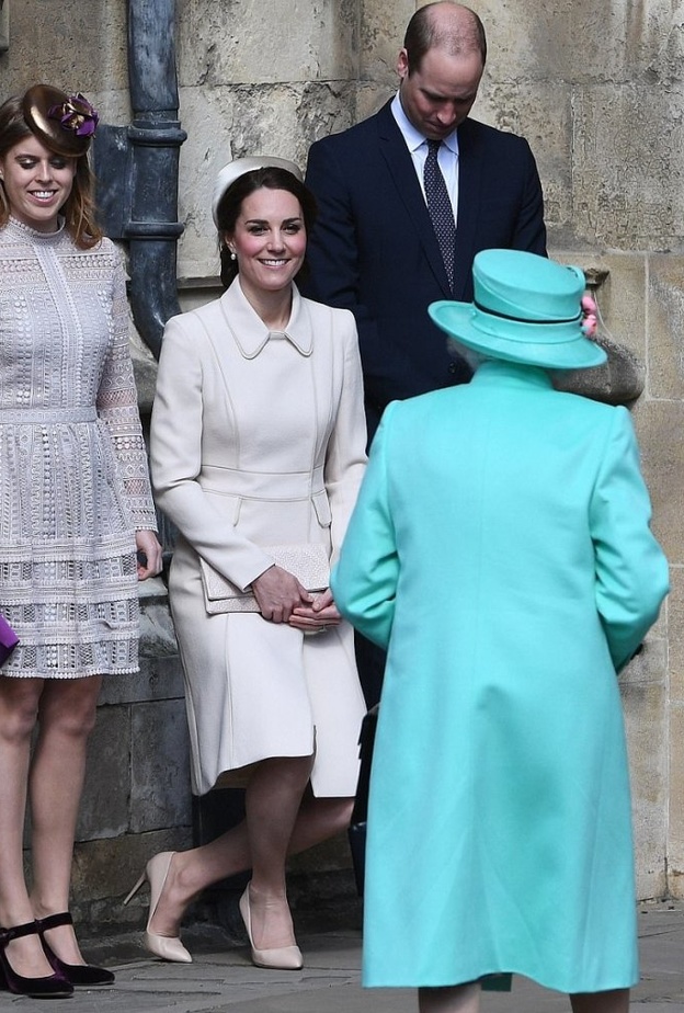 كيت ميدلتون تنحني احتراما لـ ملكة بريطانيا