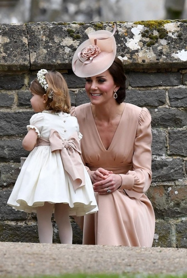 كيت ميدلتون رسمت غلاف بطاقة برنامج حفل زفاف شقيقتها بيبا