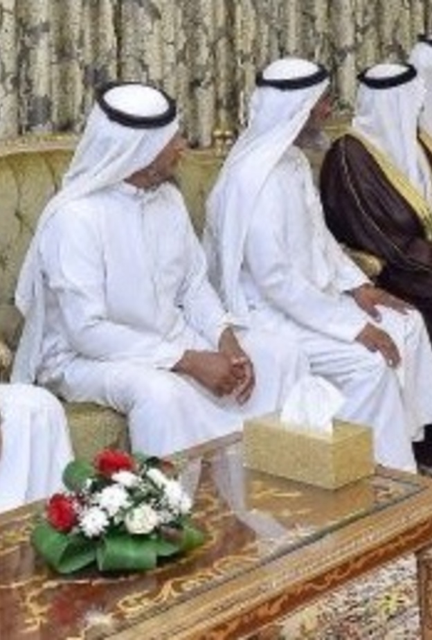 أمير نجران جلوي بن عبدالعزيز بن مساعد أستقبل أسرة الفقيد وأشاد بموقفهم.