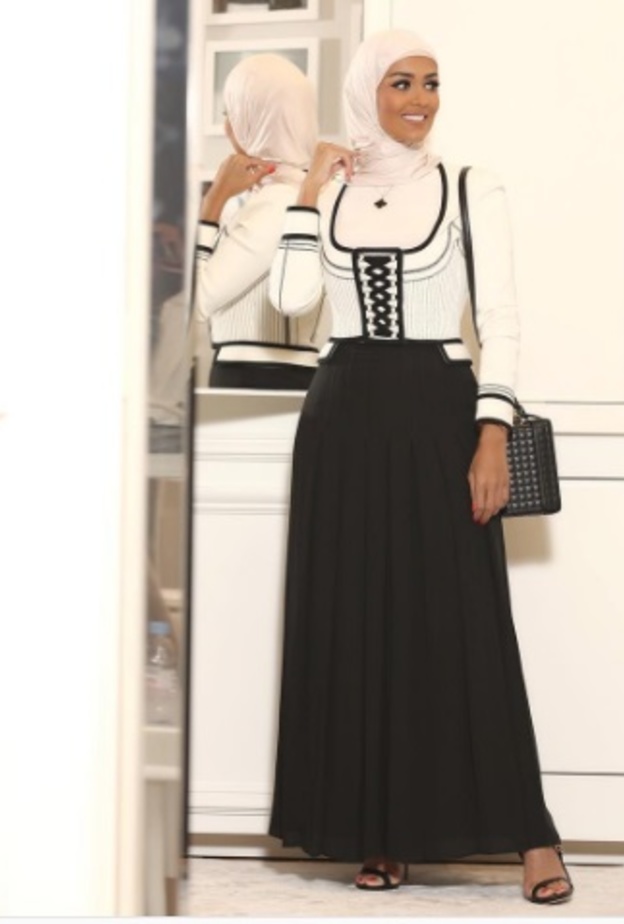 تنانير نسائية سوداء بأسلوب مرمر