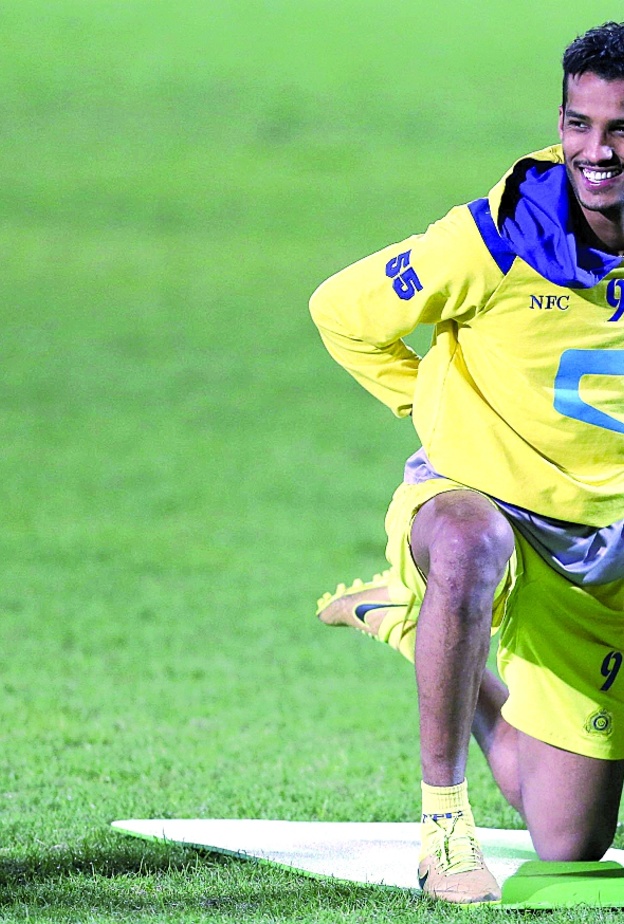 نايف هزازي في طريقه إلى الشباب السعودي