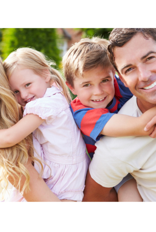 اسرته هي اولوية بالنسبة اليه ويحاول أن يوفر لهم كل أنواع الرفاهية والأمان