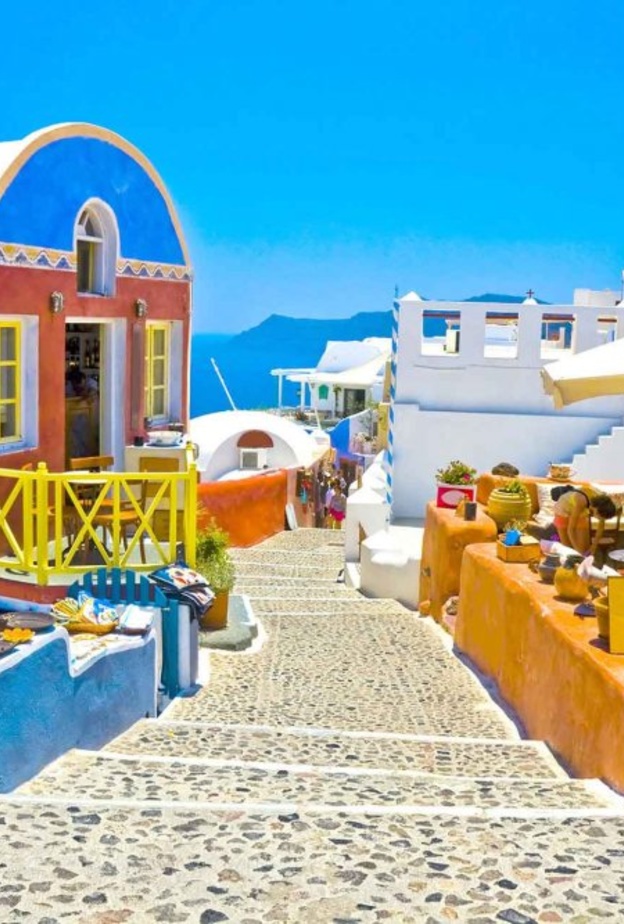 اليونان هي موطن للعديد من المعالم التاريخية الرائعة وموطن للعديد من الجزر السياحية المذهلة مثل سانتوريني