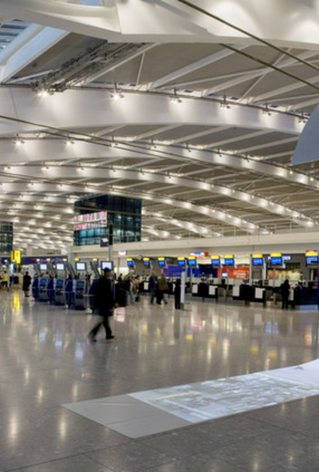 مطار هيثرو الدولي