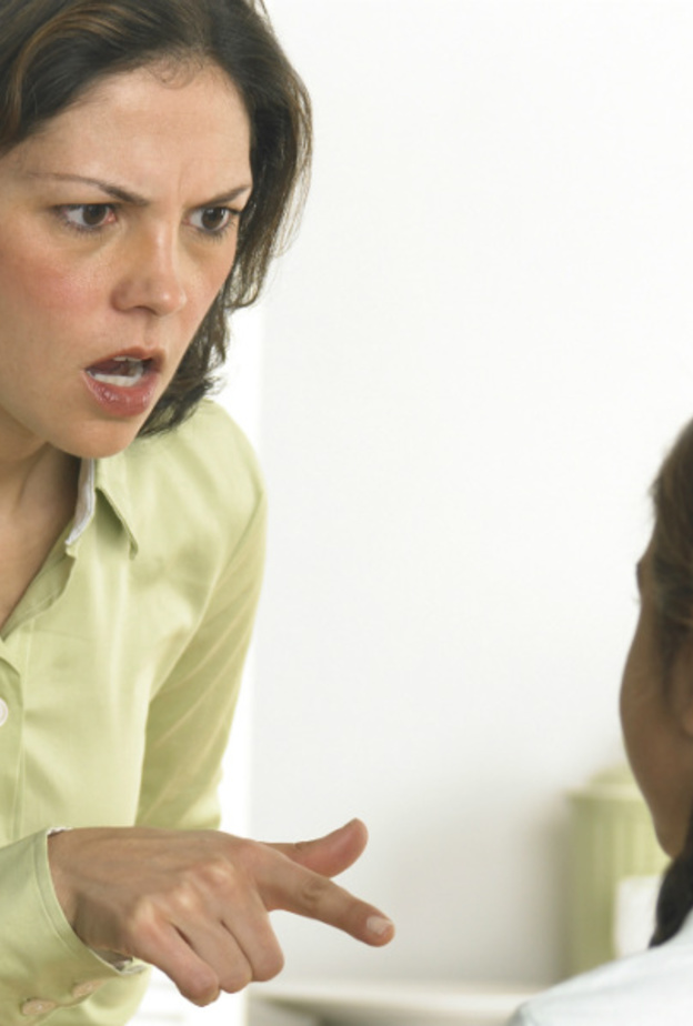 عبارات وأساليب خاطئة تؤثر على نفسية الابناء يجب تجنبها 