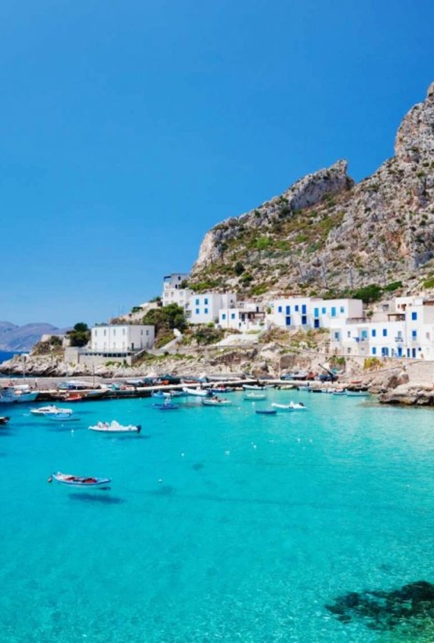 الآن واحد من أهم مناطق الجذب السياحي في صقلية التي تشتهر أيضا بشواطئها الرملية الساحرة ومناخها المعتدل