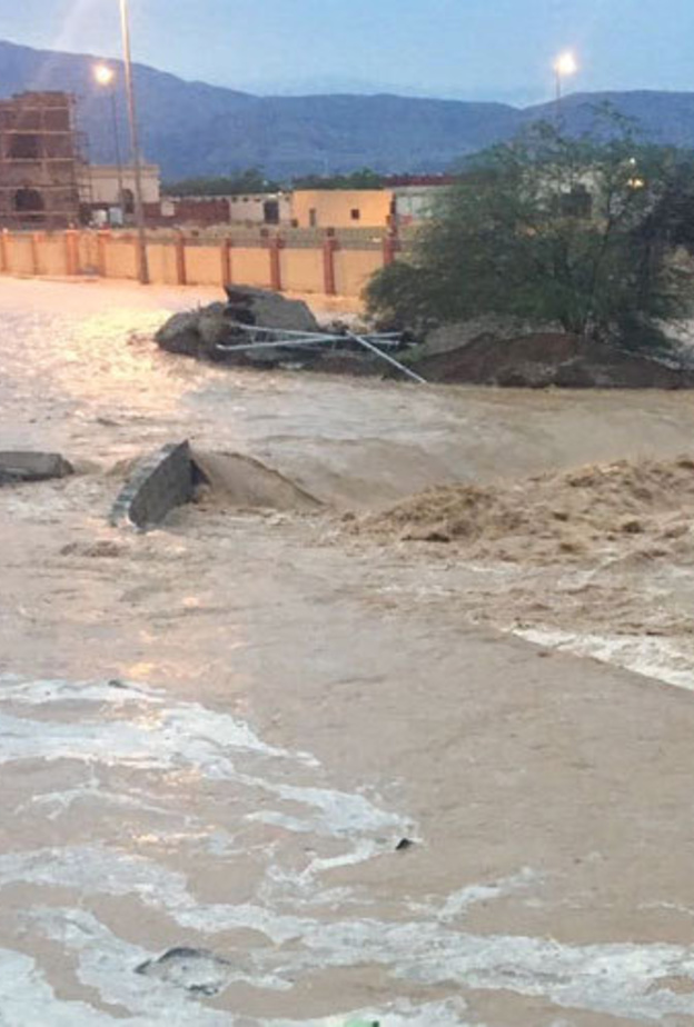 وفيات واصابات والإضرار بمنازل في الإمارات بسبب المنخفض الجوي 