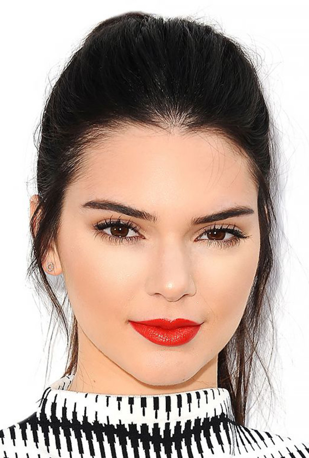 تابعي معنا أجمل إطلالات كيندال جينر.