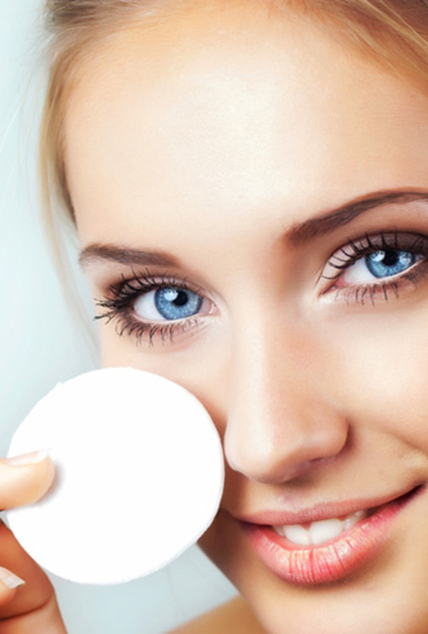 مستحضرات وخلطات منزلية لإزالة المكياج المضاد للماء