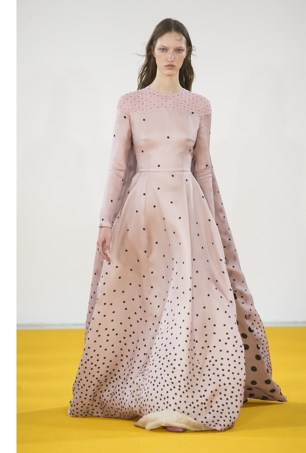 ألوان فساتين السهرة 