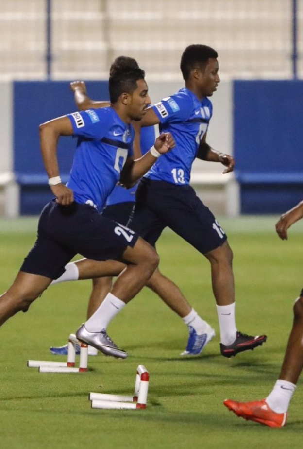 الهلال يبحث عن التتويج الليلة أمام الشباب في الدوري السعودي